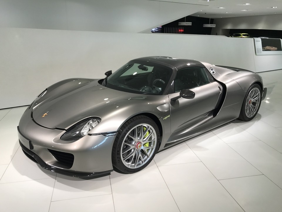 918